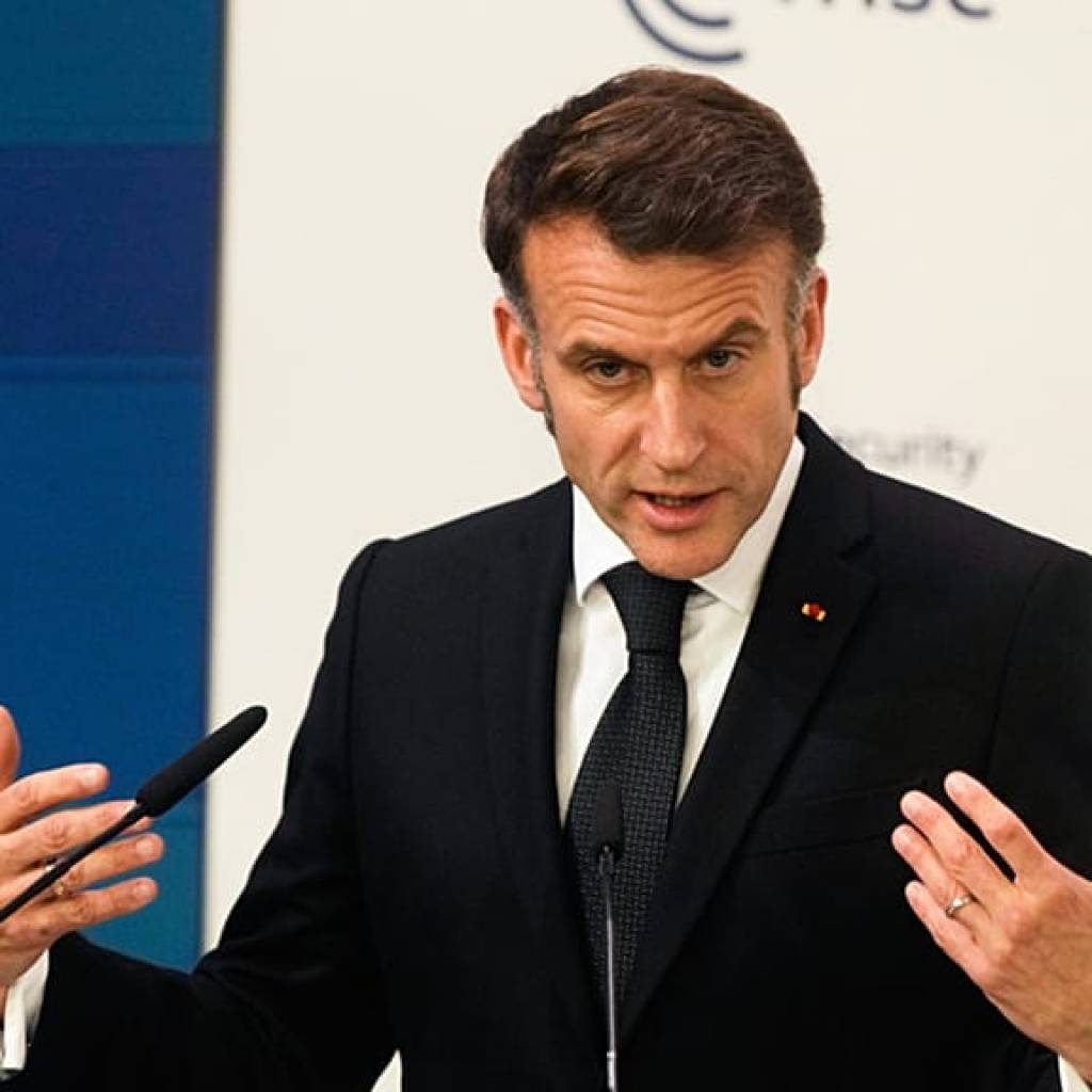 Macron classe LFI à l’extrême gauche et en dénonce des « expressions antisémites » Macron classe LFI à l’extrême gauche et en dénonce des « expressions antisémites »