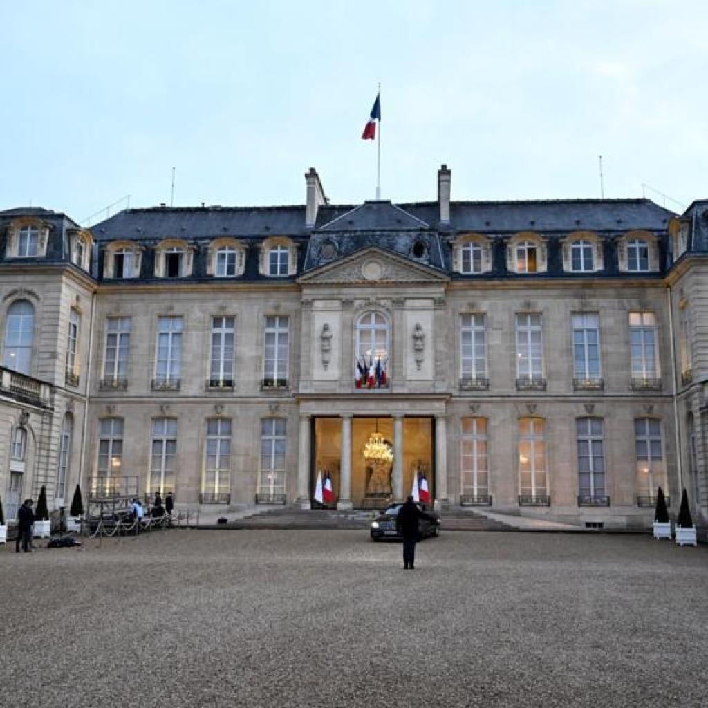 Attribution d’un marché public : des enquêteurs de la brigade financière à l’Élysée Attribution d’un marché public : des enquêteurs de la brigade financière à l’Élysée