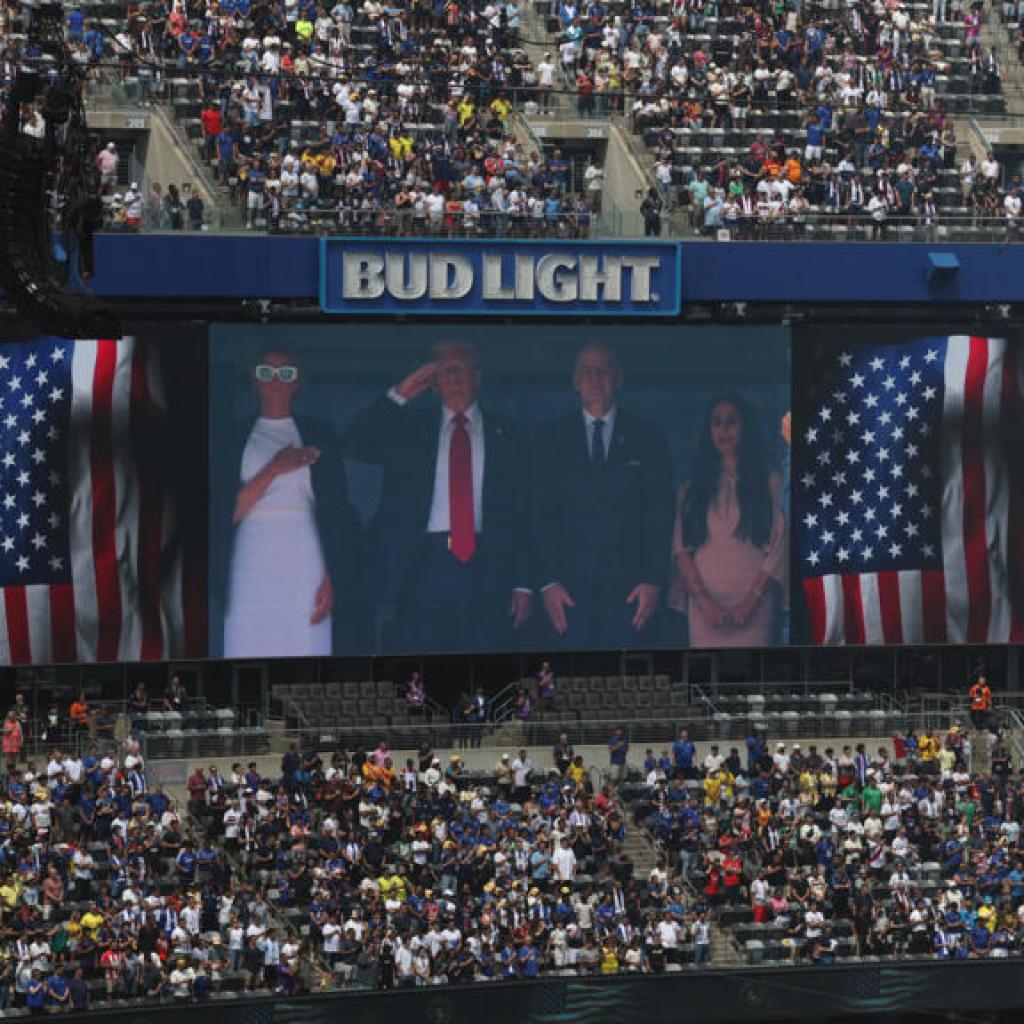 Pause fraîcheur, pubs à outrance : un football américanisé ? Ce qui change pour le Mondial 2026 Pause fraîcheur, pubs à outrance : un football américanisé ? Ce qui change pour le Mondial 2026