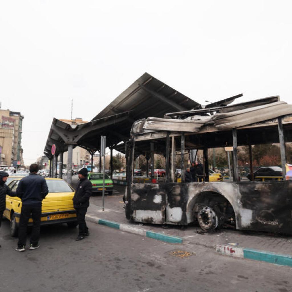 Iran: «Les arrestations continuent, ils contrôlent tout le monde» Iran: «Les arrestations continuent, ils contrôlent tout le monde»