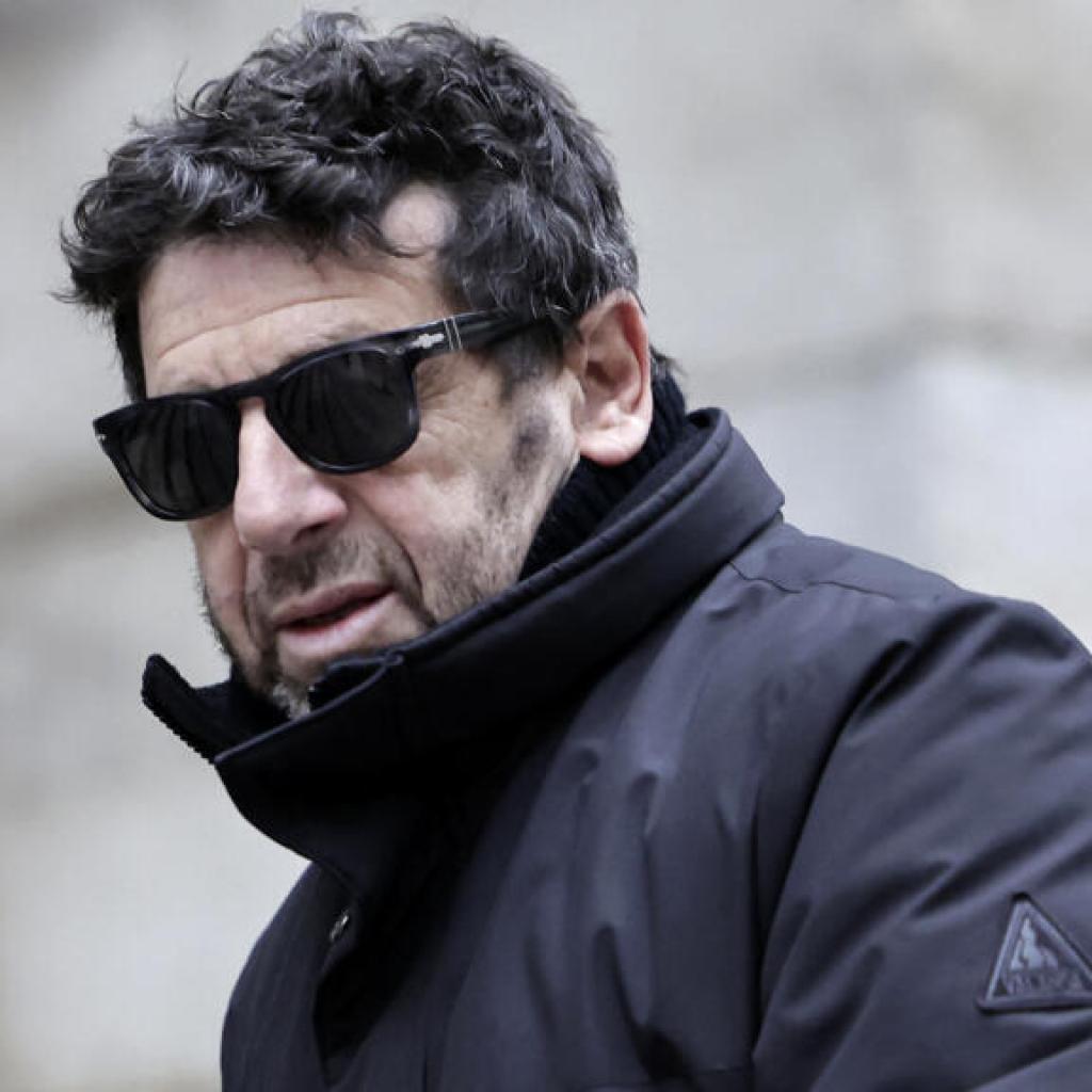 France: une pièce de théâtre avec Patrick Bruel perturbée par des militantes féministes à Paris France: une pièce de théâtre avec Patrick Bruel perturbée par des militantes féministes à Paris