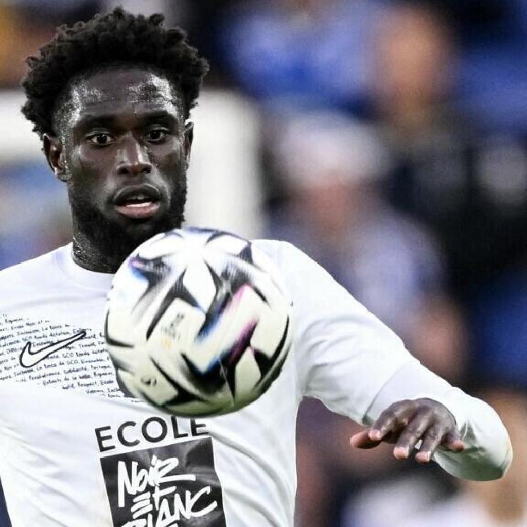 «Ne jamais abandonner»: le message du footballeur Carlens Arcus à la jeunesse haïtienne «Ne jamais abandonner»: le message du footballeur Carlens Arcus à la jeunesse haïtienne