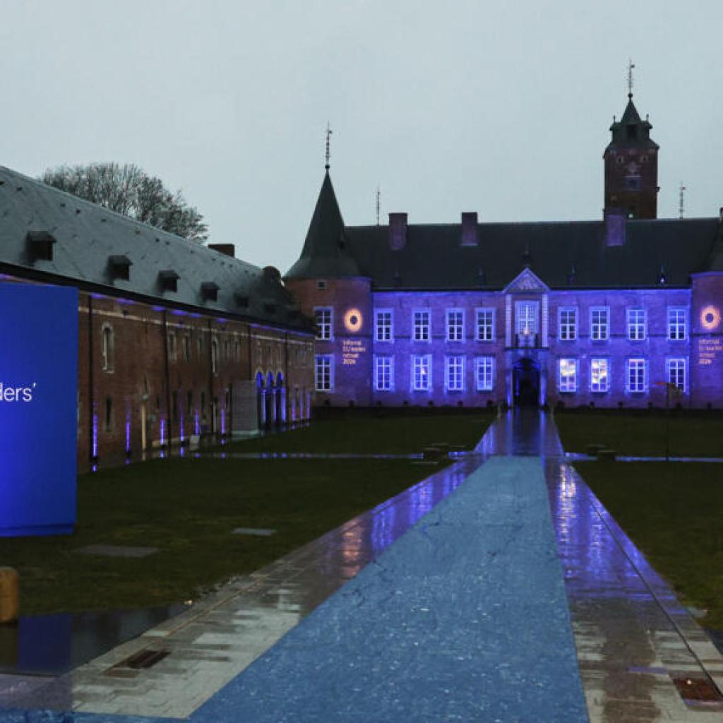 Les 27 dirigeants de l’Union européenne réunis en sommet informel sur fond de stratégie économique Les 27 dirigeants de l’Union européenne réunis en sommet informel sur fond de stratégie économique