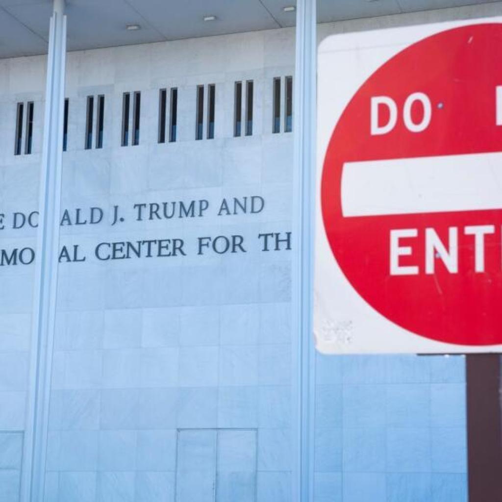 États-Unis: Donald Trump abandonne un projet emblématique, la reprise du Kennedy Center États-Unis: Donald Trump abandonne un projet emblématique, la reprise du Kennedy Center