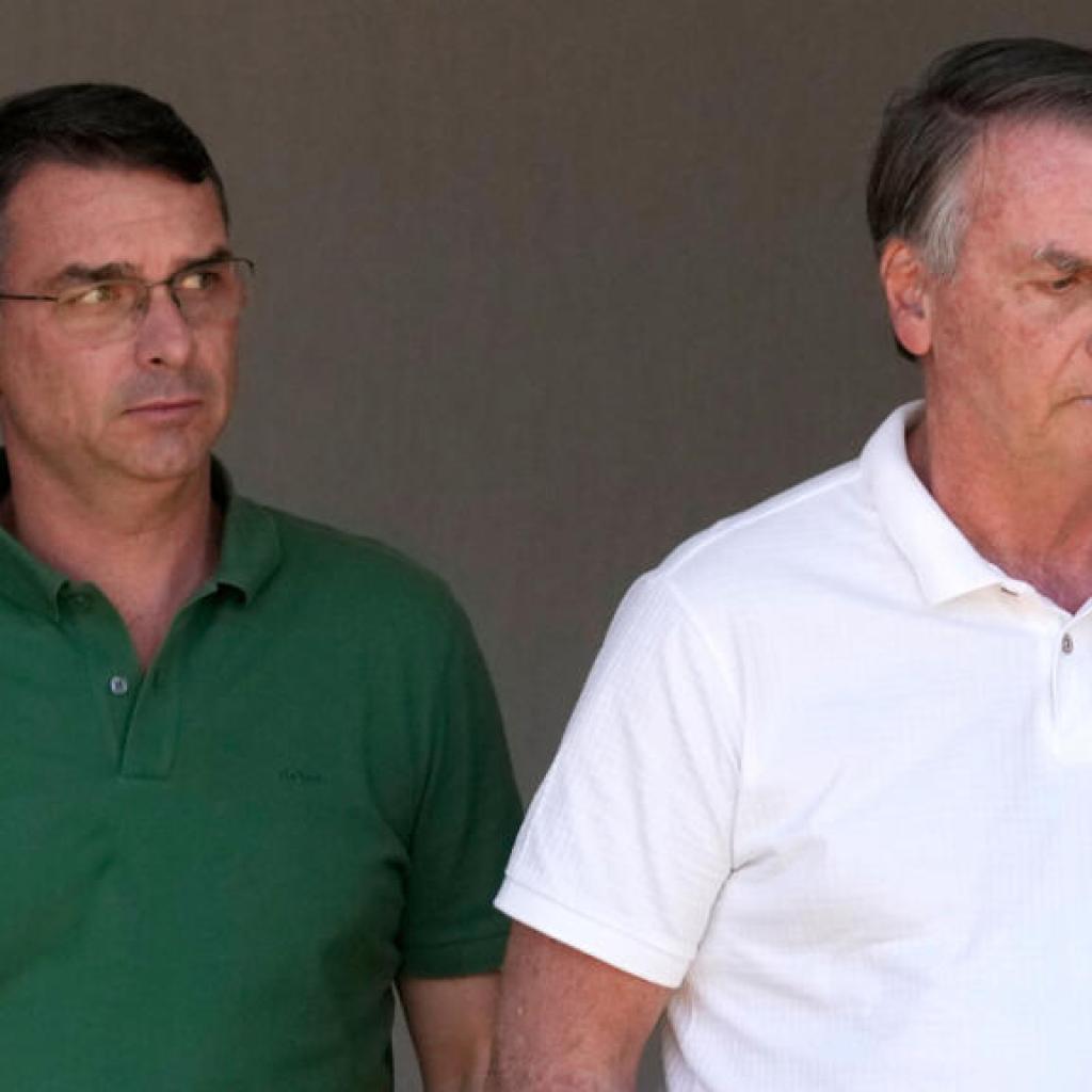 Au Brésil, le camp Bolsonaro éclaboussé par un nouveau scandale Au Brésil, le camp Bolsonaro éclaboussé par un nouveau scandale