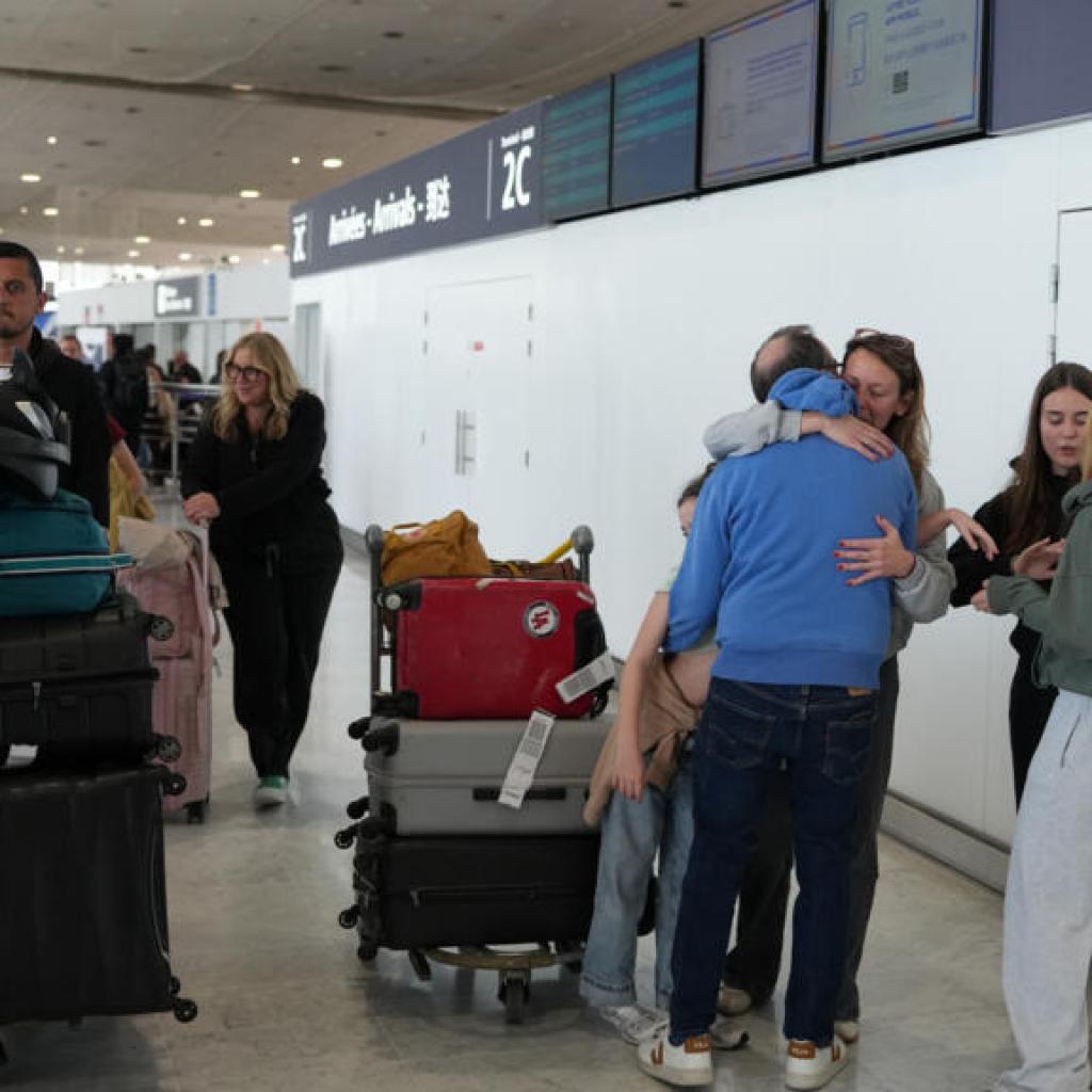 Guerre au Moyen-Orient: la mésaventure des vacanciers français bloqués par le conflit Guerre au Moyen-Orient: la mésaventure des vacanciers français bloqués par le conflit