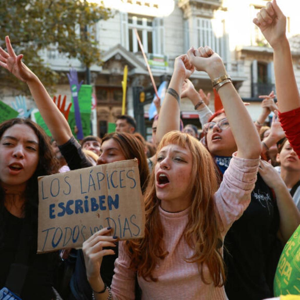 Argentine: nouvelles manifestations pour défendre l’université publique face aux coupes budgétaires Argentine: nouvelles manifestations pour défendre l’université publique face aux coupes budgétaires