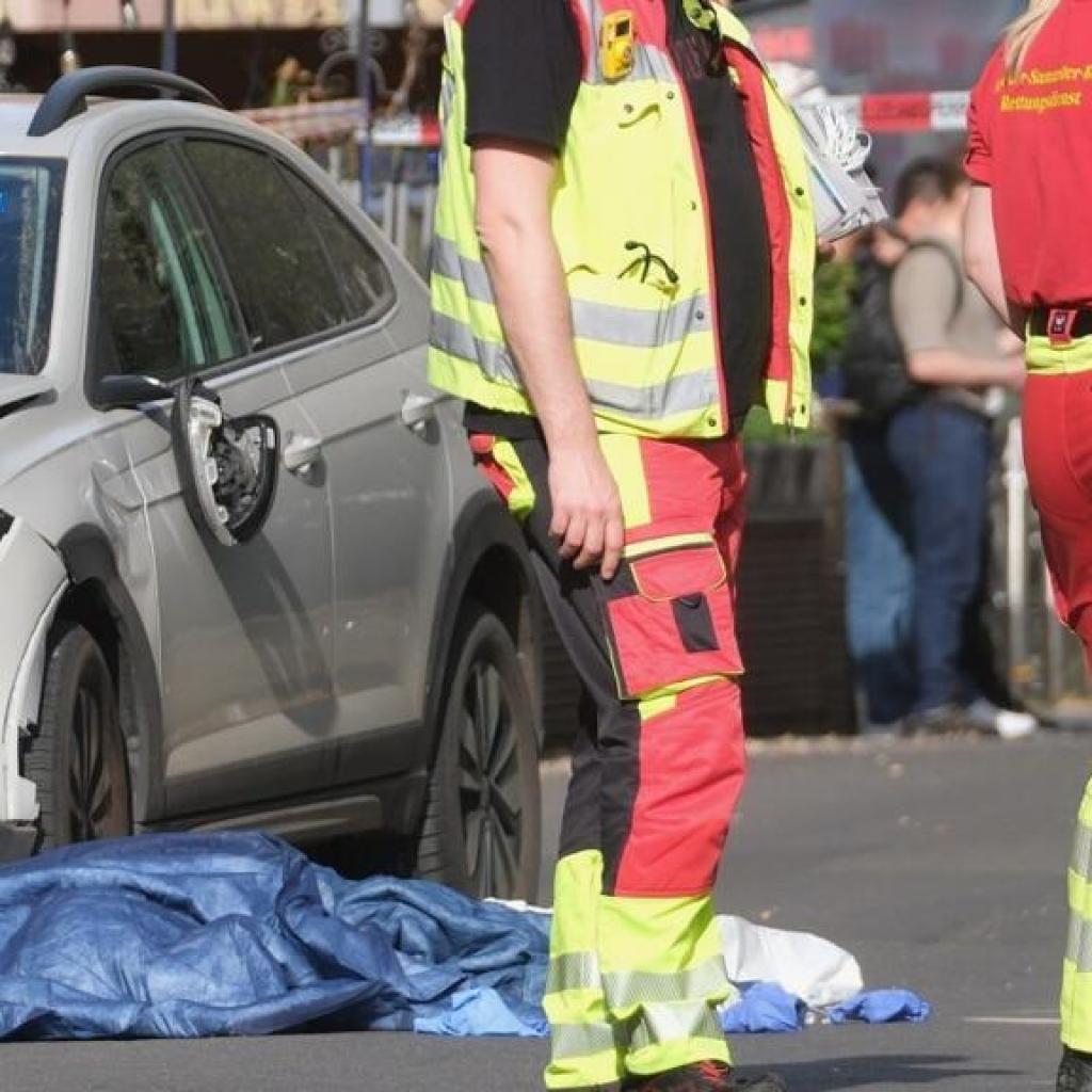 Allemagne: une voiture fauche des piétons à Leipzig, au moins deux morts Allemagne: une voiture fauche des piétons à Leipzig, au moins deux morts