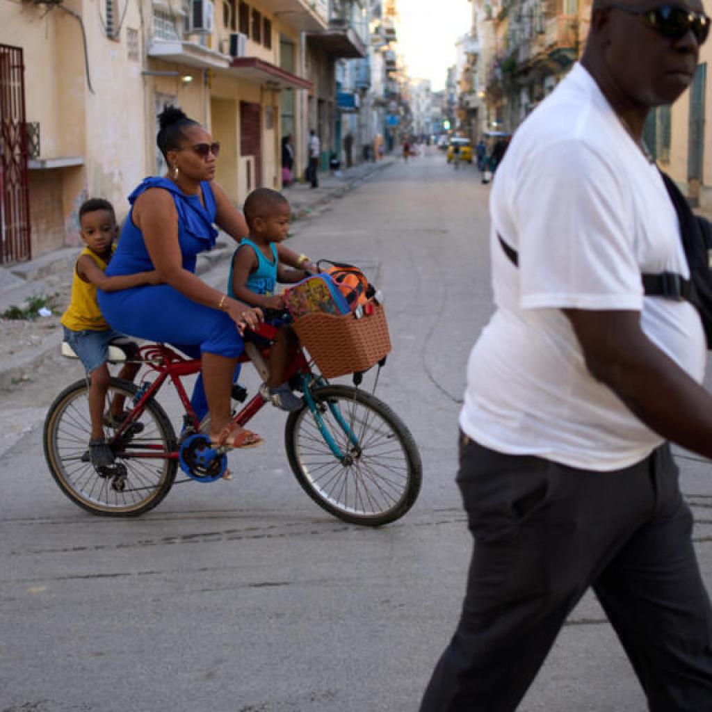 «Je ne vois aucun avenir ici», le désespoir des Cubains face aux conséquences du blocus énergétique «Je ne vois aucun avenir ici», le désespoir des Cubains face aux conséquences du blocus énergétique