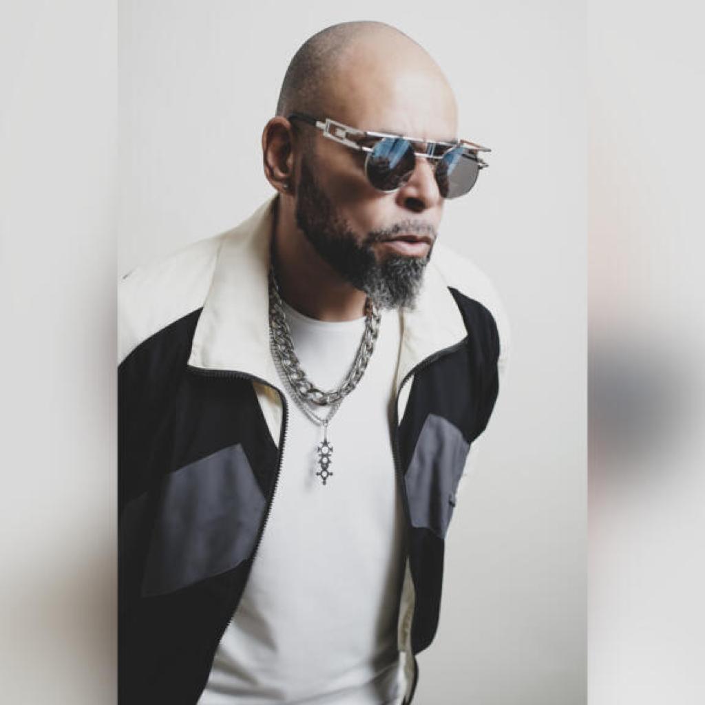 Rocé, sous les palmiers, les plages de rap Rocé, sous les palmiers, les plages de rap