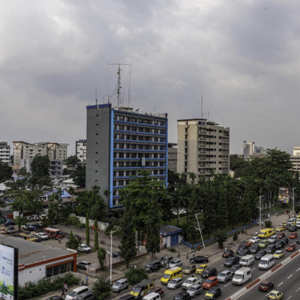 RDC: le médecin qui avait frappé une patiente après son accouchement condamné à deux mois de prison avec sursis RDC: le médecin qui avait frappé une patiente après son accouchement condamné à deux mois de prison avec sursis