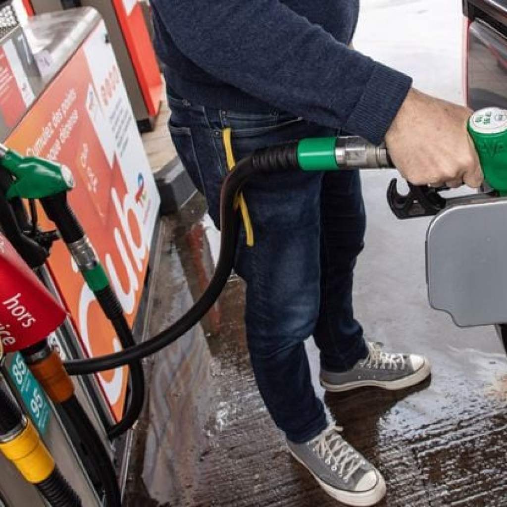 Prix des carburants : Lecornu pousse TotalEnergies à être « généreux » sur les prix à la pompe Prix des carburants : Lecornu pousse TotalEnergies à être « généreux » sur les prix à la pompe