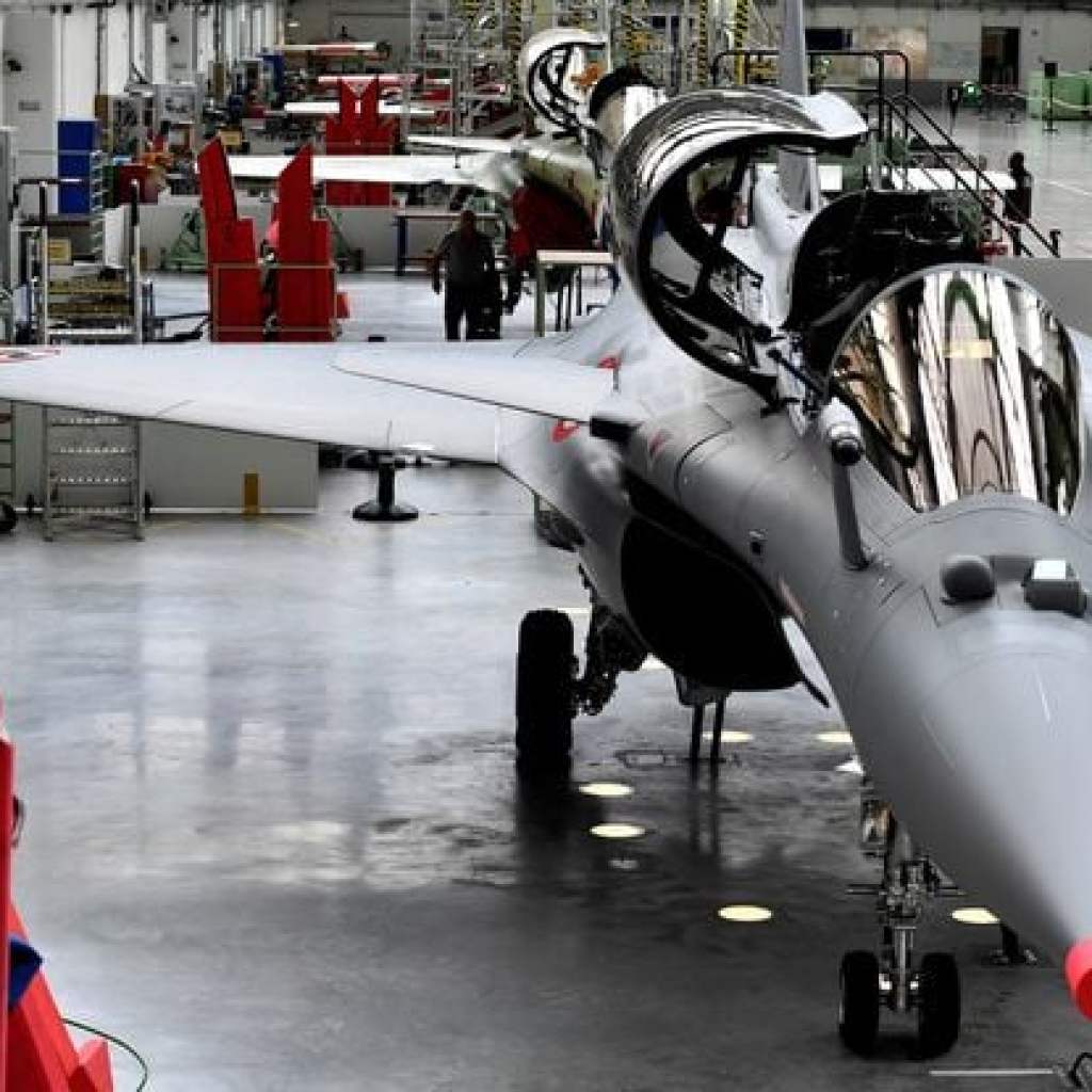 Défense : Les industriels français sont-ils vraiment « en retard » dans la production, comme le dit Emmanuel Macron ? Défense : Les industriels français sont-ils vraiment « en retard » dans la production, comme le dit Emmanuel Macron ?