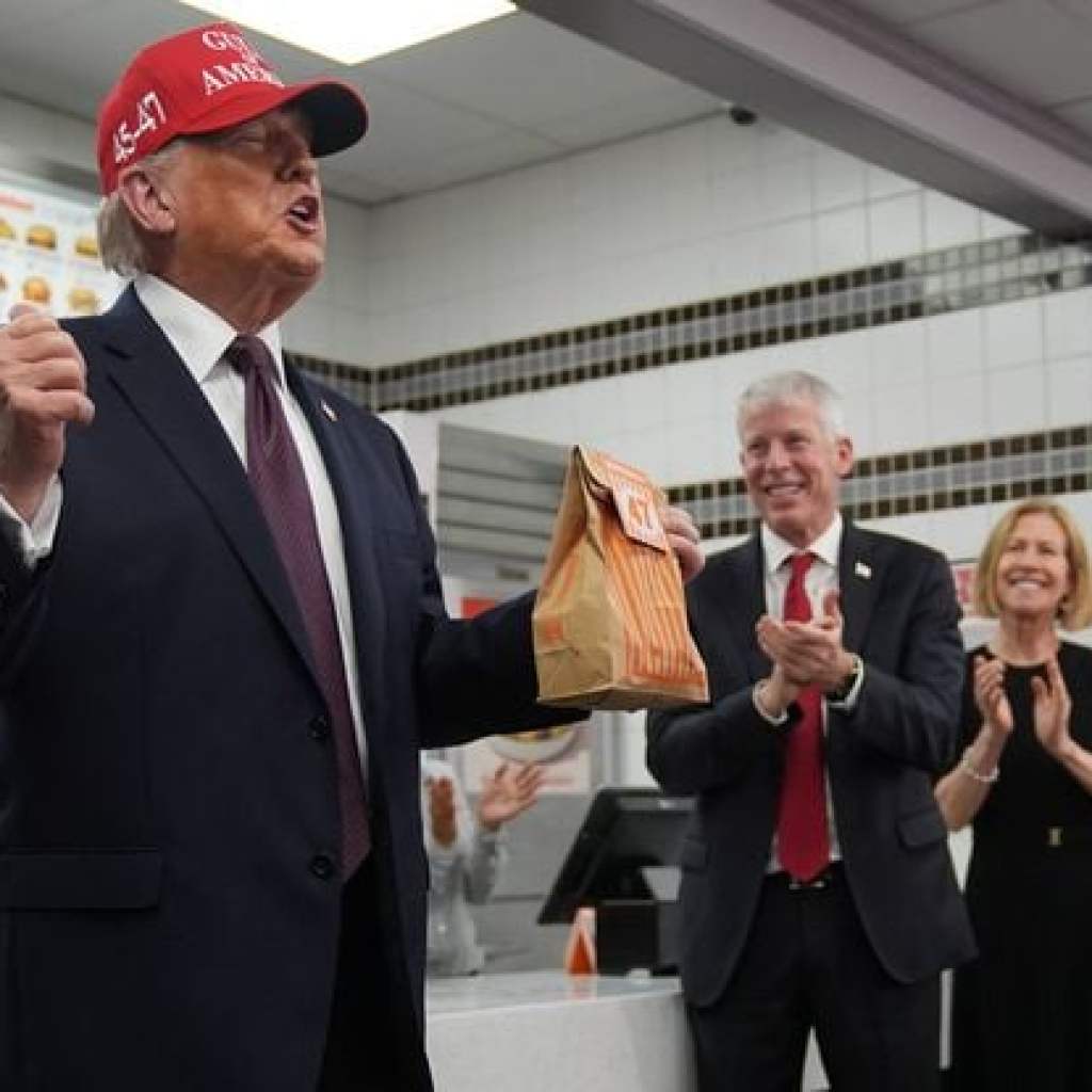« Hamburgers pour tout le monde ! » ou comment Trump a embrouillé son entourage avant de frapper l’Iran « Hamburgers pour tout le monde ! » ou comment Trump a embrouillé son entourage avant de frapper l’Iran