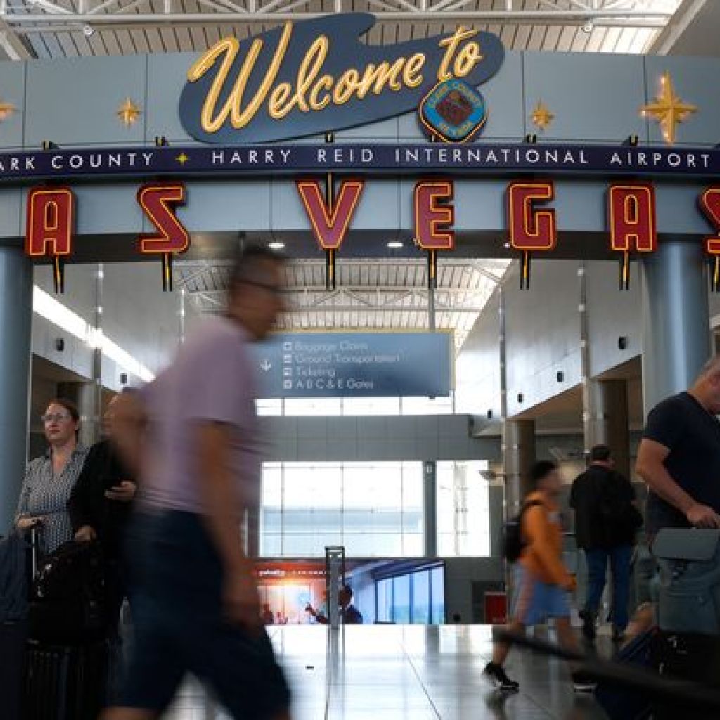 Etats-Unis : Elle embarque et abandonne son chien dans le hall de l’aéroport de Las Vegas Etats-Unis : Elle embarque et abandonne son chien dans le hall de l’aéroport de Las Vegas