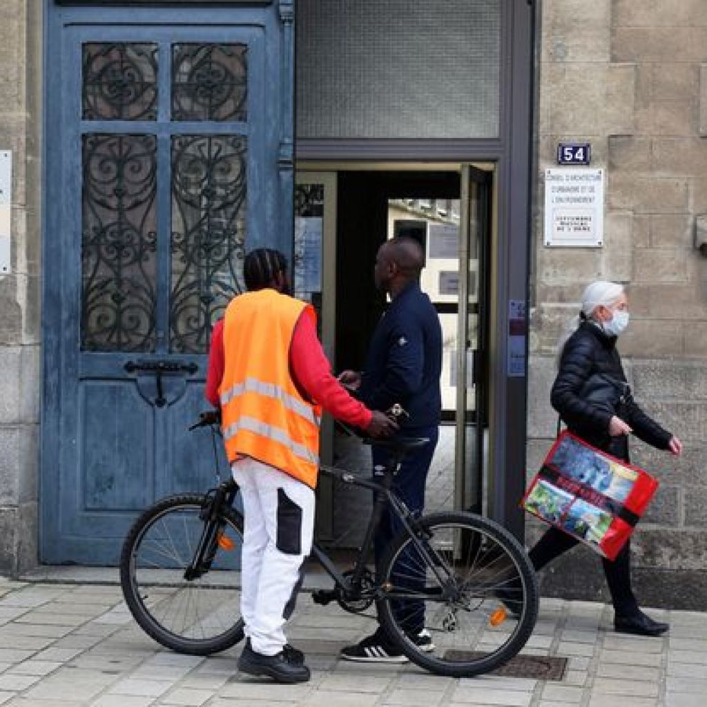 Immigration : Pourquoi le regroupement familial a-t-il tant baissé en France depuis 1976 ? Immigration : Pourquoi le regroupement familial a-t-il tant baissé en France depuis 1976 ?