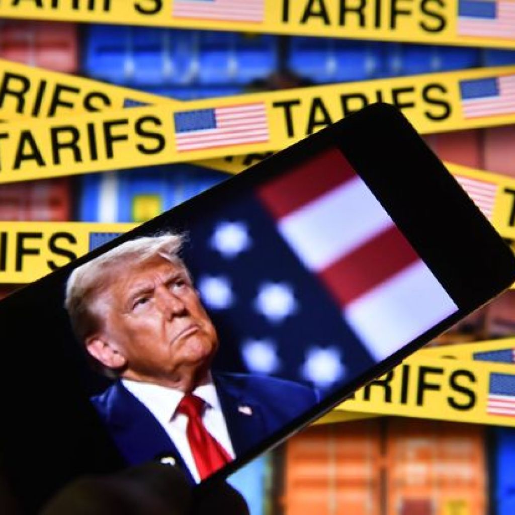 Droits de douane américains : J’avance, je recule… Un an de montagnes russes depuis le retour de Donald Trump Droits de douane américains : J’avance, je recule… Un an de montagnes russes depuis le retour de Donald Trump