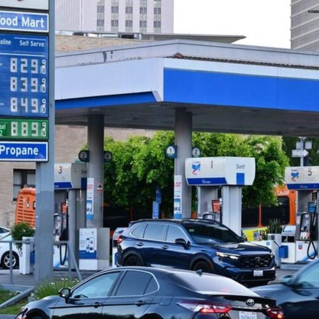 Guerre en Iran : La Maison-Blanche évoque un long blocus, le pétrole grimpe à 125 dollars Guerre en Iran : La Maison-Blanche évoque un long blocus, le pétrole grimpe à 125 dollars