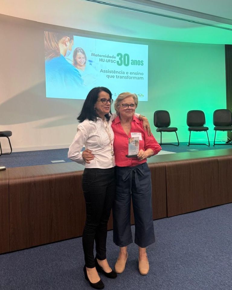 Maternidade do HU celebra 30 anos com homenagem à coordenadora do Grupo de Gestantes da Paróquia da Trindade Maternidade do HU celebra 30 anos com homenagem à coordenadora do Grupo de Gestantes da Paróquia da Trindade