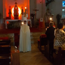 Lucernário: comunidade unida rende graças a Jesus pelo dia que termina Lucernário: comunidade unida rende graças a Jesus pelo dia que termina