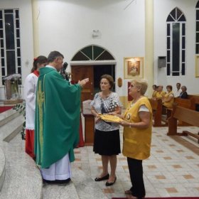 Kobrasol acolhe nova serva de Santa Rita em celebração com bênção das rosas Kobrasol acolhe nova serva de Santa Rita em celebração com bênção das rosas