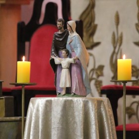 Imagem Peregrina da Sagrada Família passa pelas comunidades do Kobrasol e de Campinas Imagem Peregrina da Sagrada Família passa pelas comunidades do Kobrasol e de Campinas