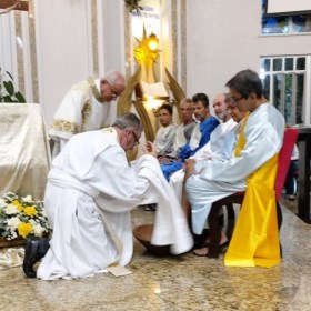 Misse da Ceia do Senhor é celebrada na Quinta-feira Santa Misse da Ceia do Senhor é celebrada na Quinta-feira Santa