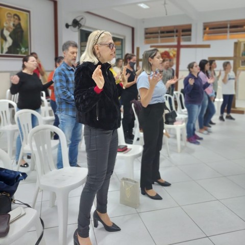 Grupos de oração da paróquia realizam seminário de vida na quaresma Grupos de oração da paróquia realizam seminário de vida na quaresma