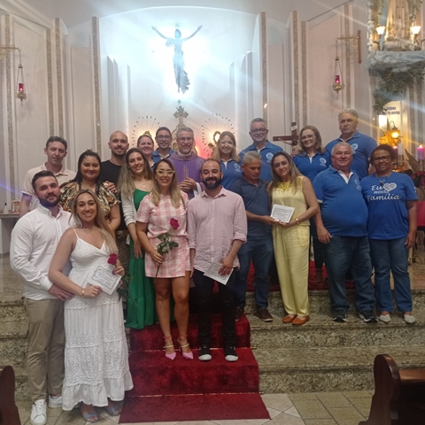 Noivos concluem curso de preparação para o Matrimôin Noivos concluem curso de preparação para o Matrimôin