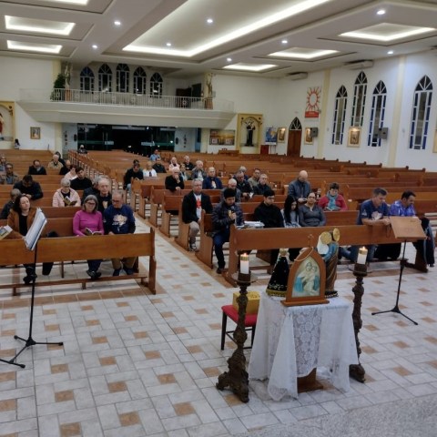 Semana Nacional da Família: Santo Terço reúne familiares em oração Semana Nacional da Família: Santo Terço reúne familiares em oração