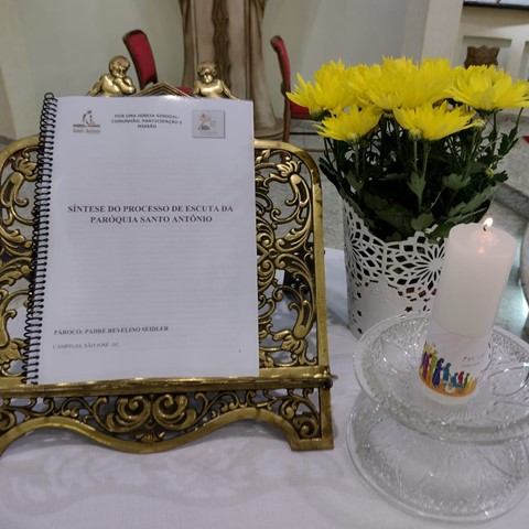 Entrega do documento paroquial para o Sínodo 2023 é realizada no domingo da Ascenção do Senhor Entrega do documento paroquial para o Sínodo 2023 é realizada no domingo da Ascenção do Senhor