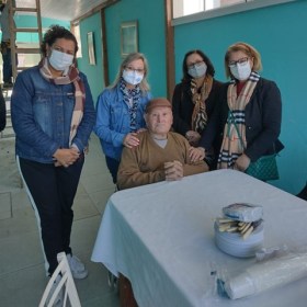 Lar de Idosos recebe visita na Semana Nacional da Família Lar de Idosos recebe visita na Semana Nacional da Família