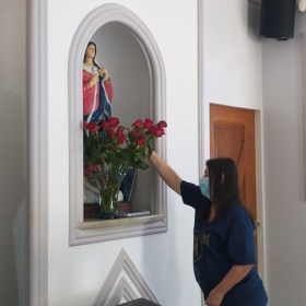 Oração das Mil Ave-Marias é realizada na paróquia Oração das Mil Ave-Marias é realizada na paróquia