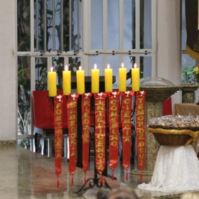 Celebração de Pentecostes Celebração de Pentecostes