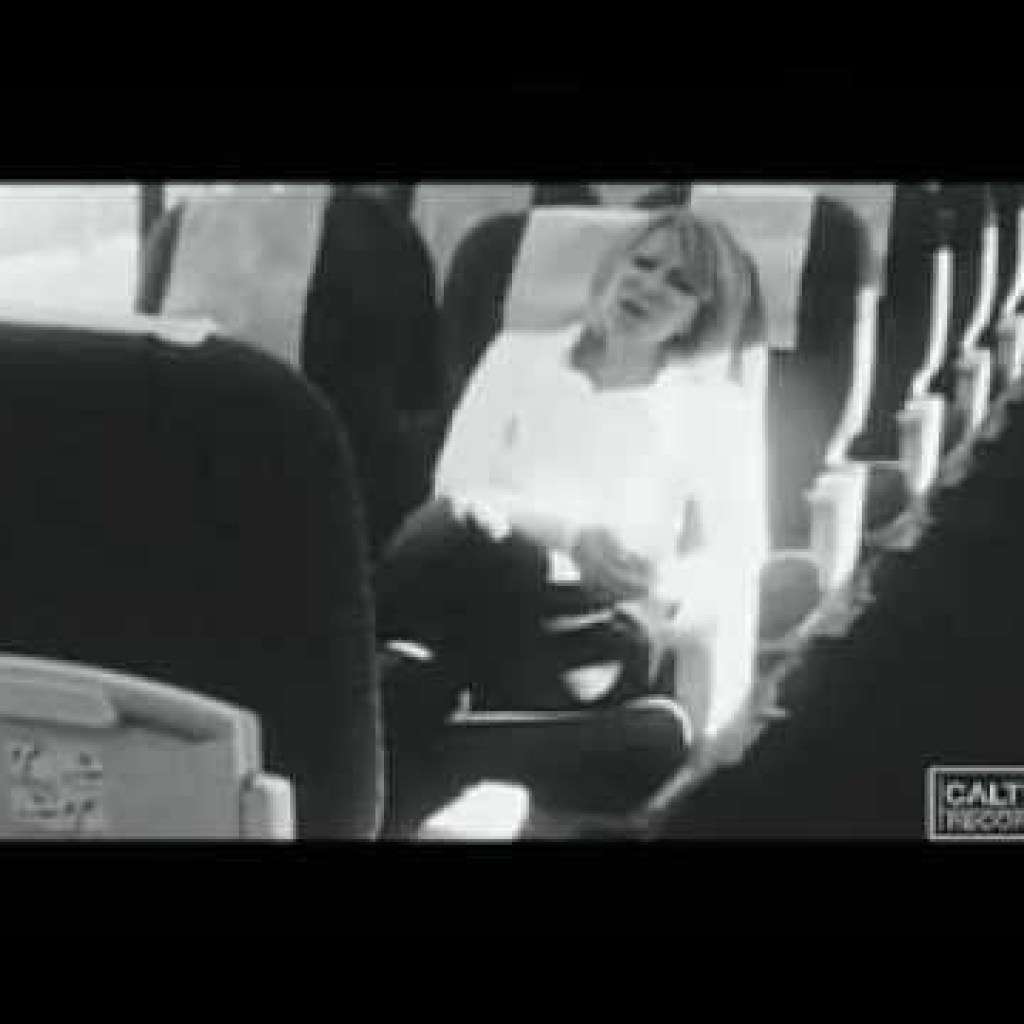 Betti – Zoraghe Kaghazi | بتی – زورق کاغذی Betti – Zoraghe Kaghazi | بتی – زورق کاغذی