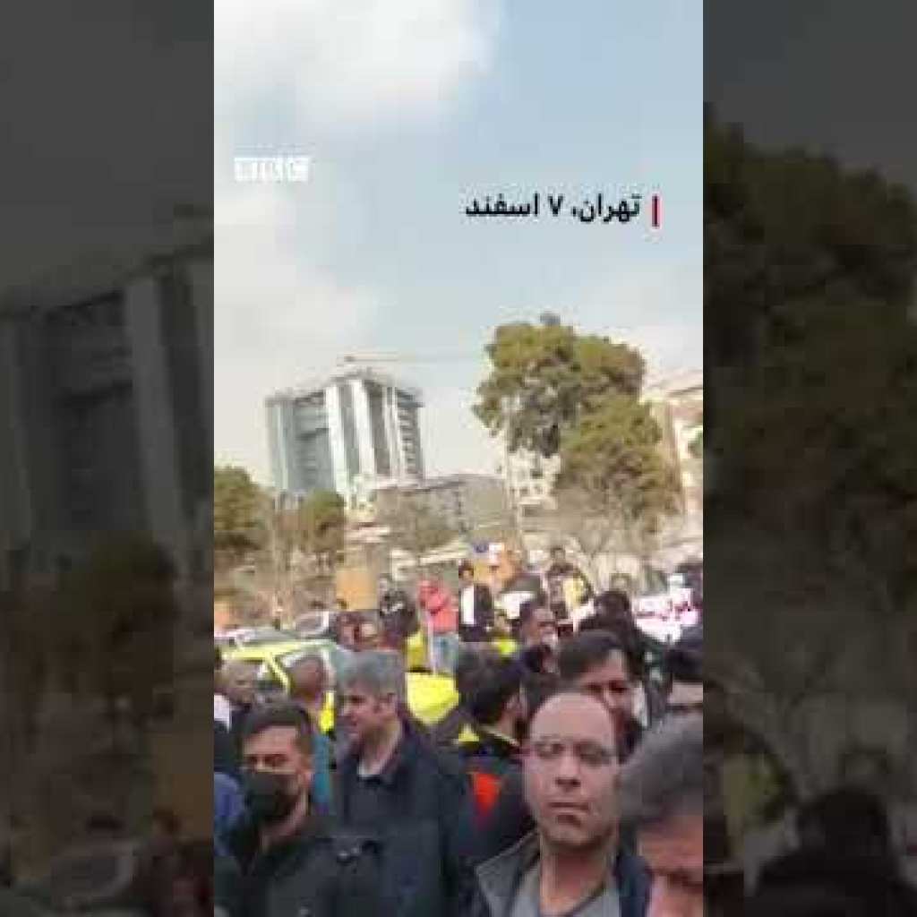 شماری از نانوایان در مقابل اتحادیه نانوایان تهران در اعتراض به وضعیت معیشتیخود تجمع کردند. شماری از نانوایان در مقابل اتحادیه نانوایان تهران در اعتراض به وضعیت معیشتیخود تجمع کردند.