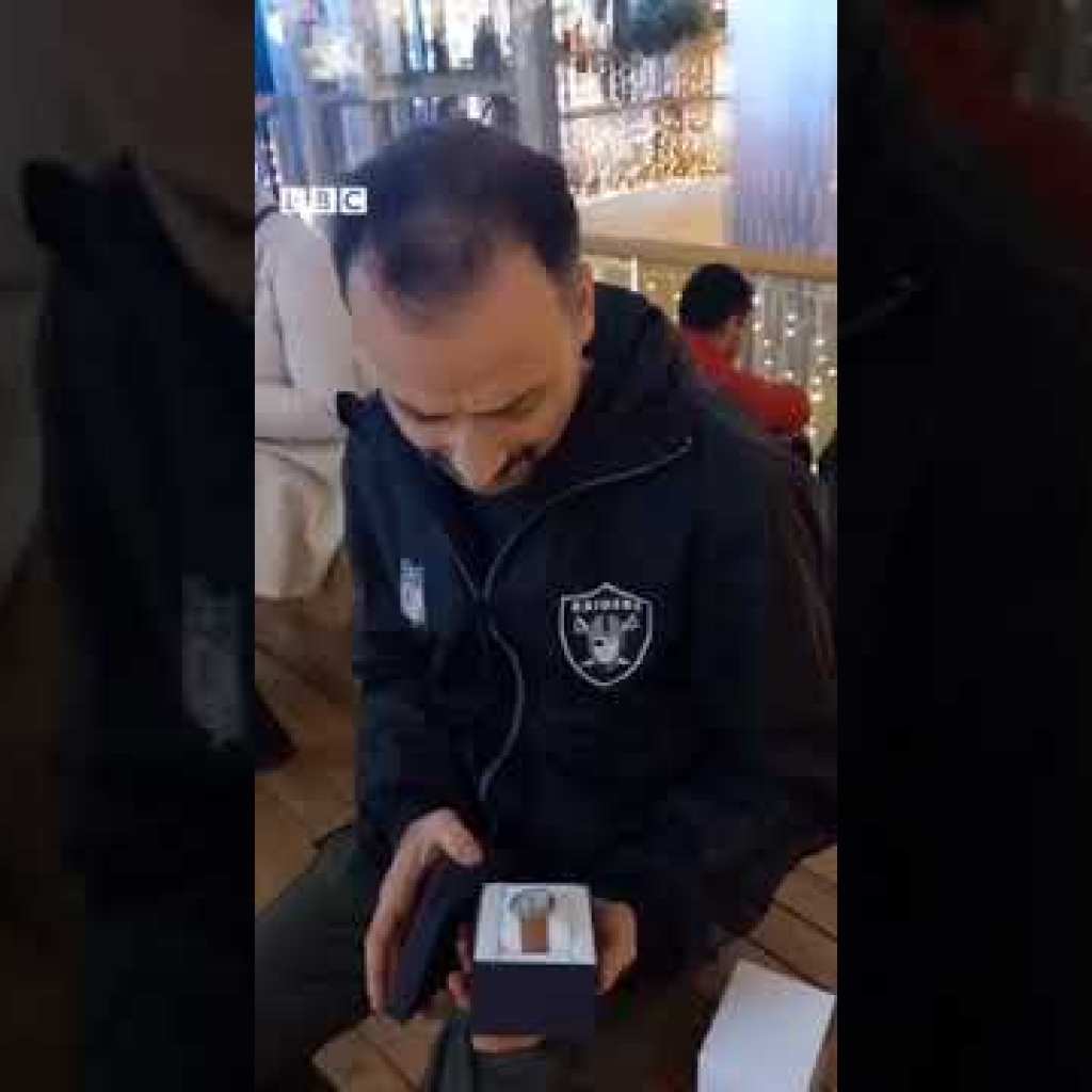 محمد مرادی، فردی که برای «جلب توجه جهان به مسائل ایران» در لیون خودکشی کرد محمد مرادی، فردی که برای «جلب توجه جهان به مسائل ایران» در لیون خودکشی کرد