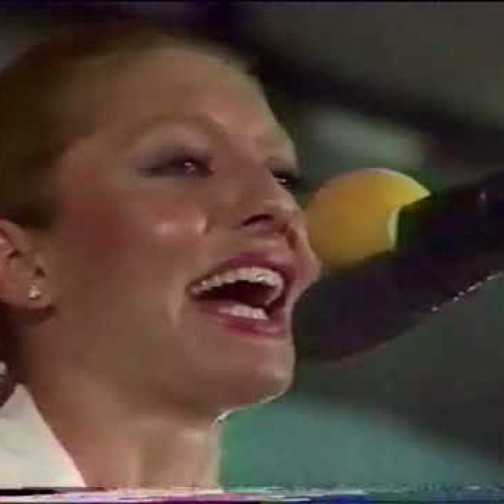 Googoosh Live In Consert کنسرت گوگوش درایران Googoosh Live In Consert کنسرت گوگوش درایران