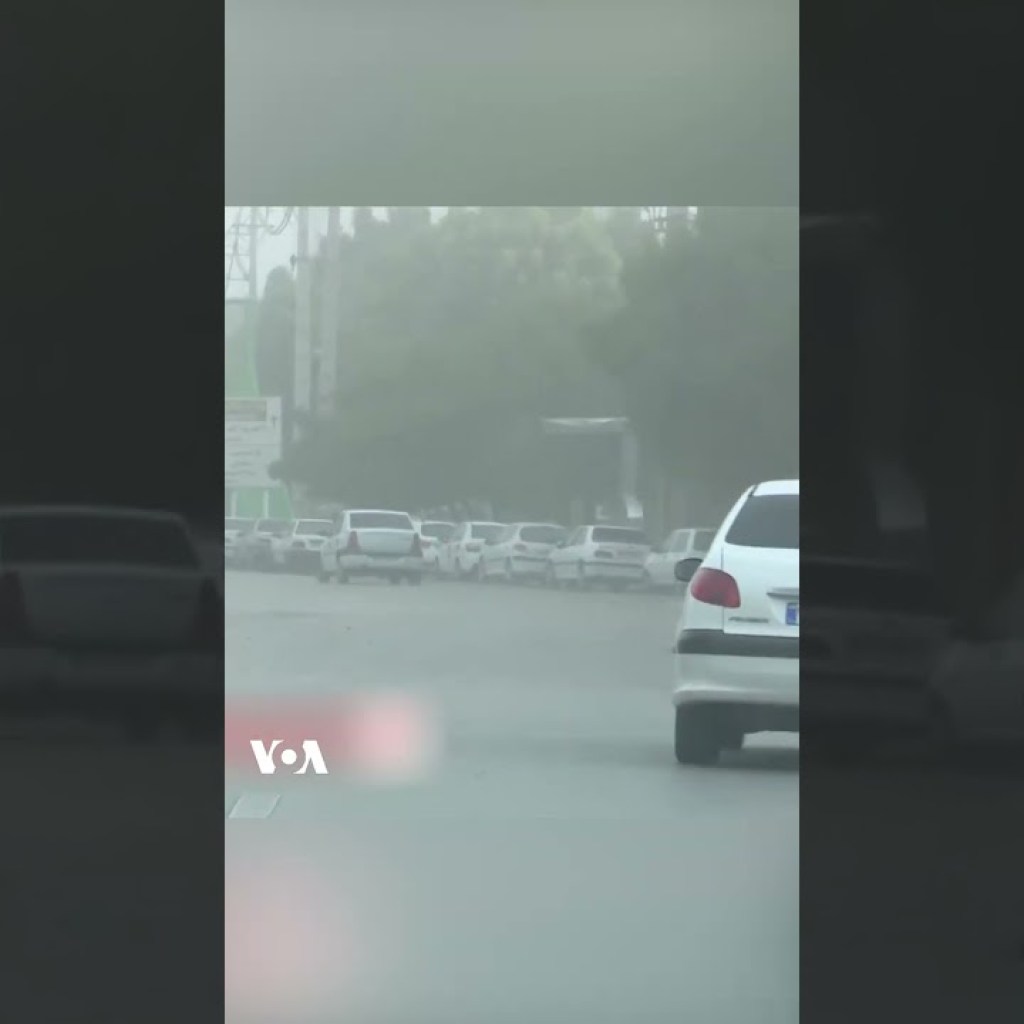گرد و غبار شدید در آسمان هرمزگان؛ لغو پرواز های فرودگاه بندرعباس گرد و غبار شدید در آسمان هرمزگان؛ لغو پرواز های فرودگاه بندرعباس