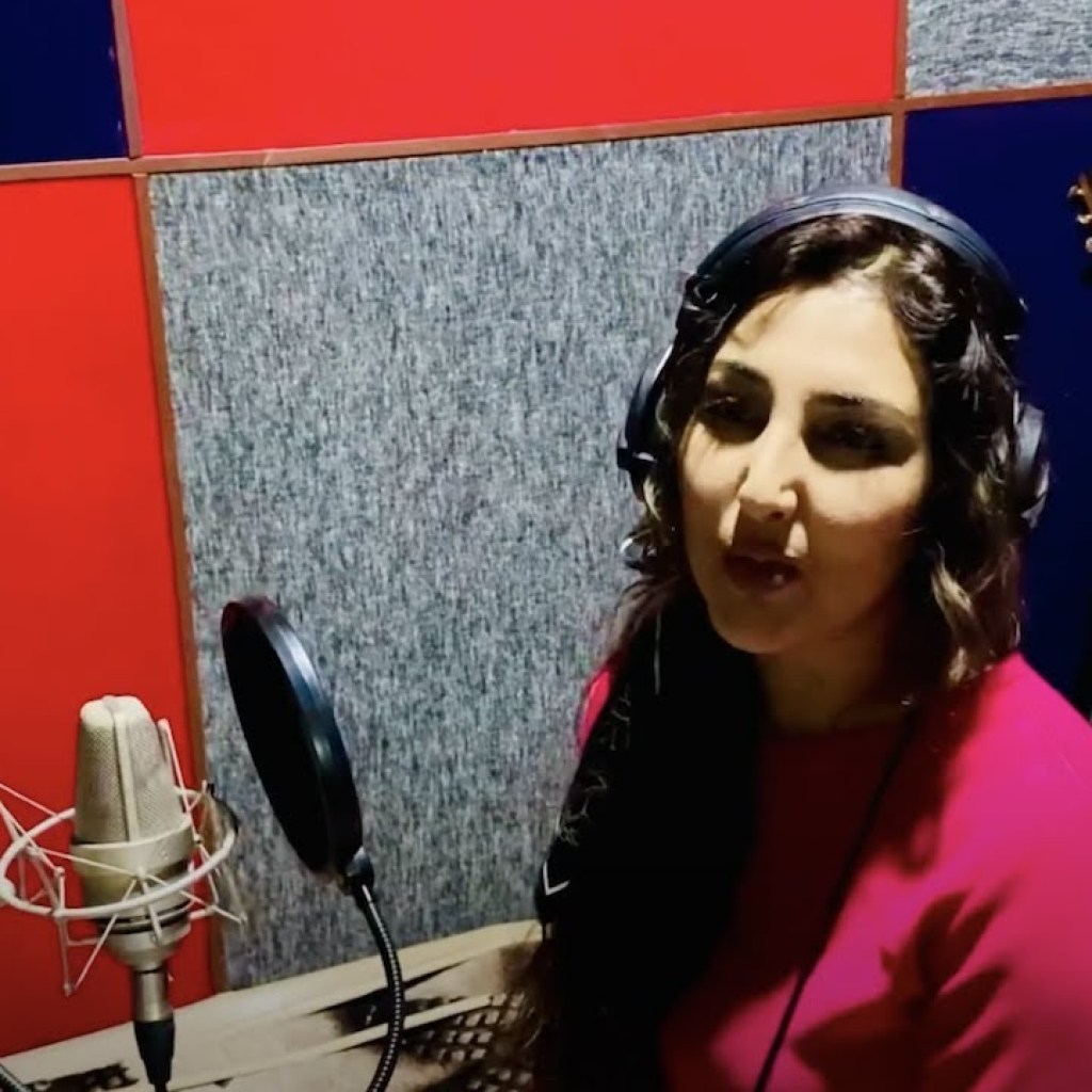 Seeta Qasemie Sings For The First Time In Wedding Seeta Qasemie Sings For The First Time In Wedding