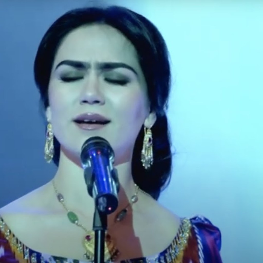 Nigina Amonqulova – Bewafa ( Live Performance ) Nigina Amonqulova – Bewafa ( Live Performance )