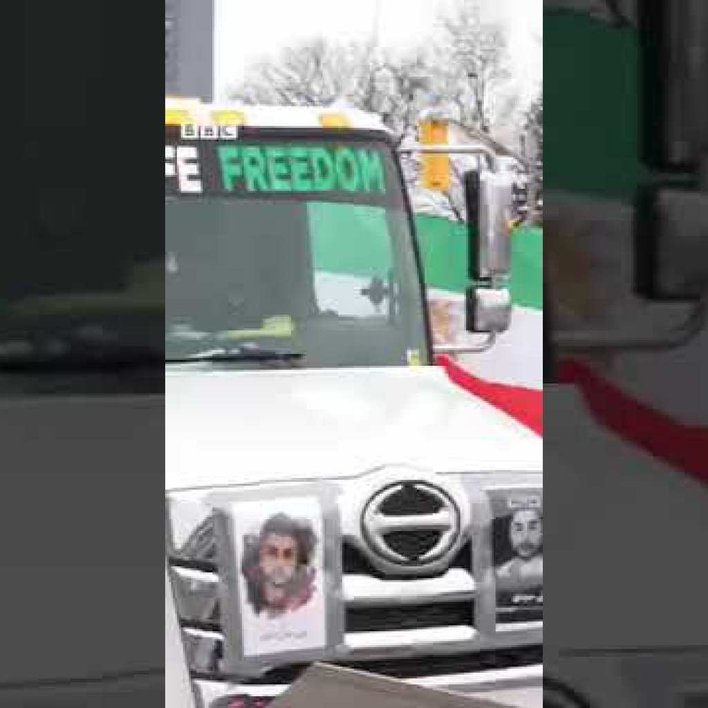 کاروانی متشکل ازخودروی سواری و سنگین در همبستگی با معترضان در ایران در شهر تورنتو شنبه ۲۱ ژانویه کاروانی متشکل ازخودروی سواری و سنگین در همبستگی با معترضان در ایران در شهر تورنتو شنبه ۲۱ ژانویه