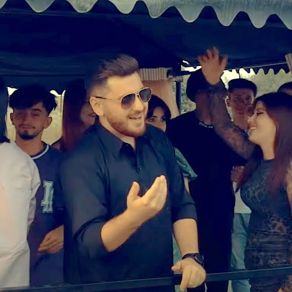 Behzad Farkhari – Mela (Official Video) بهزاد فرخار – میله Behzad Farkhari – Mela (Official Video) بهزاد فرخار – میله