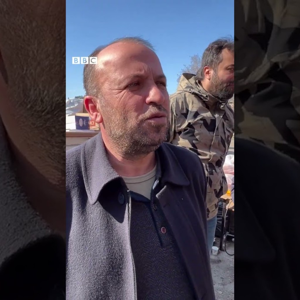 نجم الدین بیلگین اهل وان با هزینه شخصی برای زلزلهزدگان درمناطق زلزله زده غذای گرم تأمین میکند نجم الدین بیلگین اهل وان با هزینه شخصی برای زلزلهزدگان درمناطق زلزله زده غذای گرم تأمین میکند