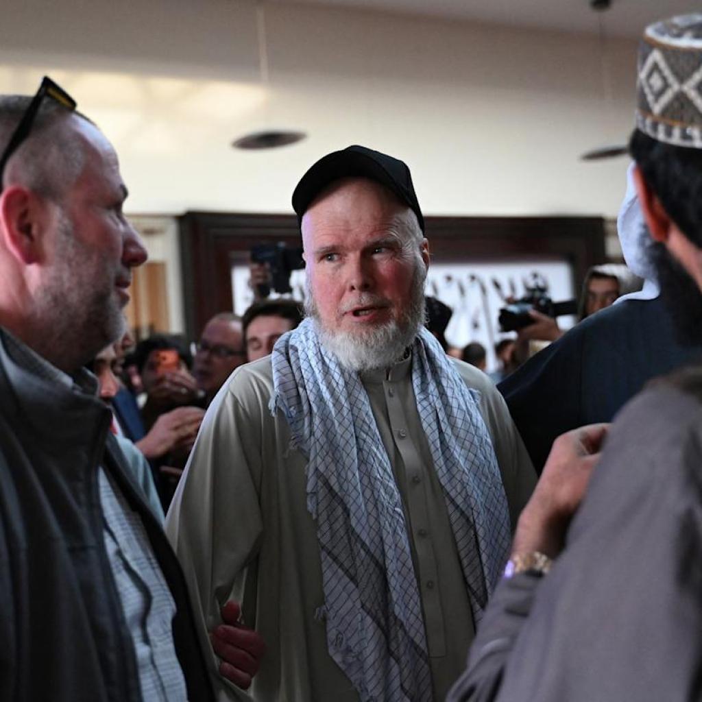 طالبان میگویند آمریکاییهای اسیر در افغانستان آزاد شدند طالبان میگویند آمریکاییهای اسیر در افغانستان آزاد شدند