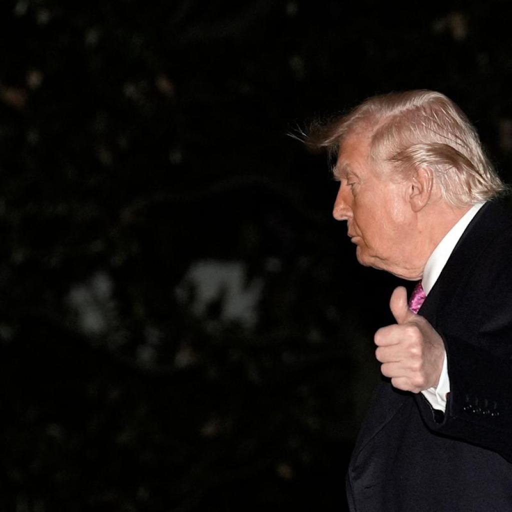 با افزایش تمایل ترامپ به پایان دادن به جنگ ایران بدون توافق هرمز، سهام افزایش یافت با افزایش تمایل ترامپ به پایان دادن به جنگ ایران بدون توافق هرمز، سهام افزایش یافت