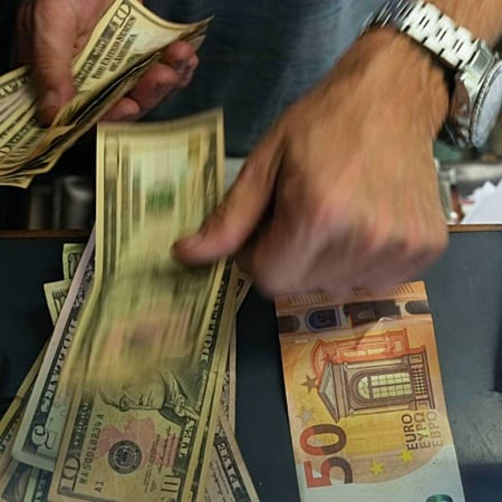 یک روش جدید برای اندازه گیری فقر نشان می دهد که ایالات متحده از اروپا عقب افتاده است یک روش جدید برای اندازه گیری فقر نشان می دهد که ایالات متحده از اروپا عقب افتاده است