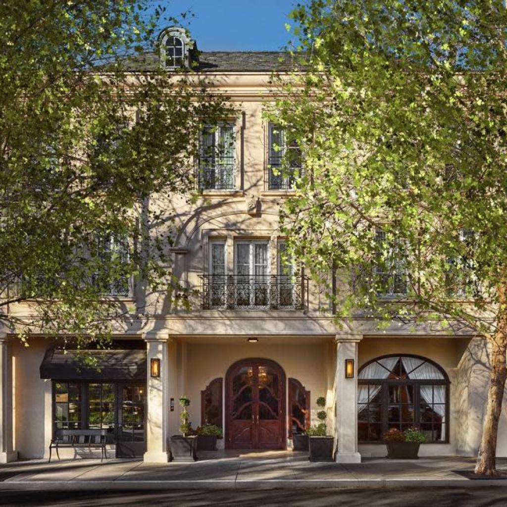 رمانتیک ترین اقامت جدید در هلدزبورگ، کالیفرنیا، کاملاً خارج از اروپا است رمانتیک ترین اقامت جدید در هلدزبورگ، کالیفرنیا، کاملاً خارج از اروپا است