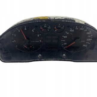 AUDI A4 B5 1.6 LICZNIK ZEGARY 8D0919033C AUDI A4 B5 1.6 LICZNIK ZEGARY 8D0919033C