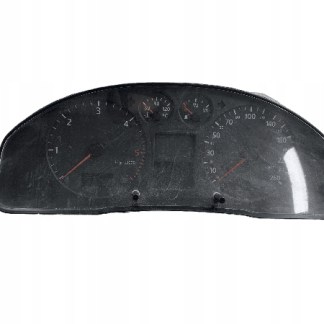 AUDI A4 B5 LIFT 1.9 TDI LICZNIK ZEGARY PÓŁ FIS 8D0920900 AUDI A4 B5 LIFT 1.9 TDI LICZNIK ZEGARY PÓŁ FIS 8D0920900